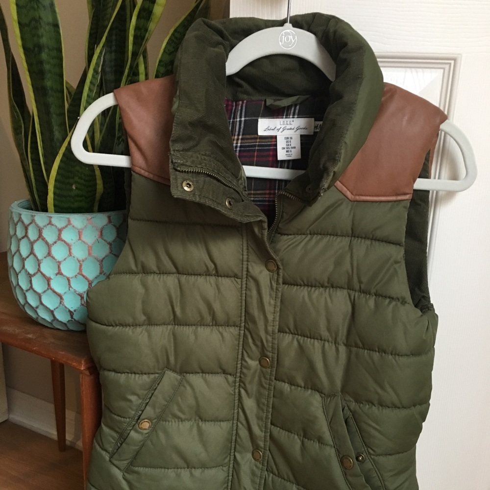 H&M puff olive green vest